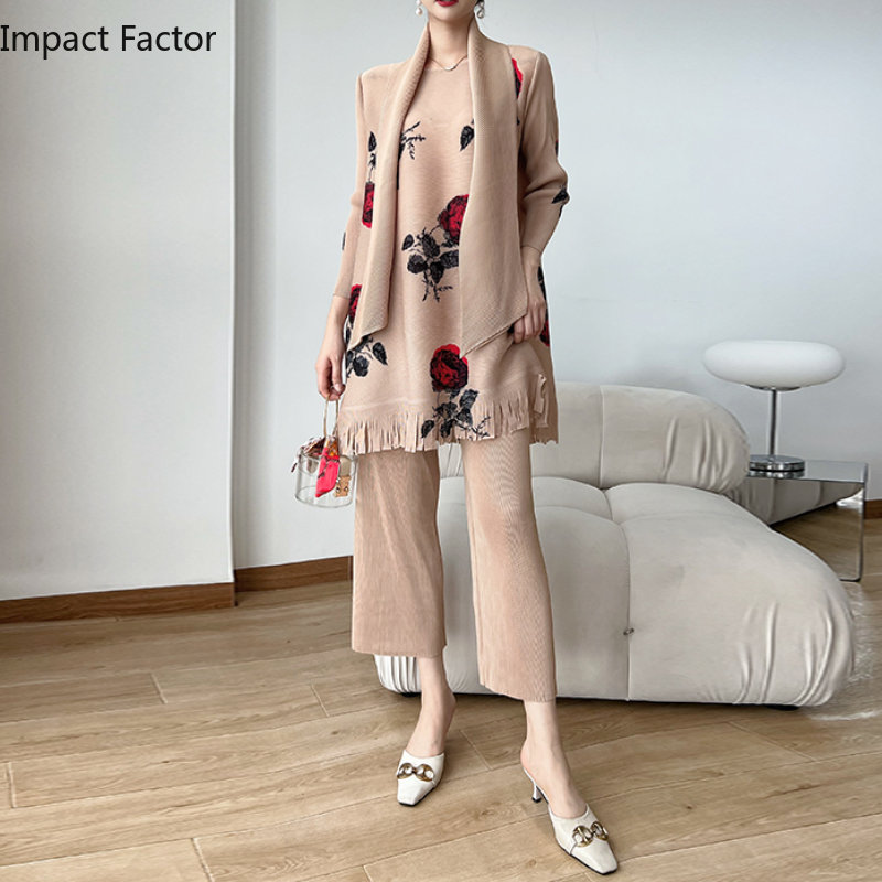 Women'S Fashion Show 2022 - طقم أزياء بطيات منزلية ثلاثية للنساء